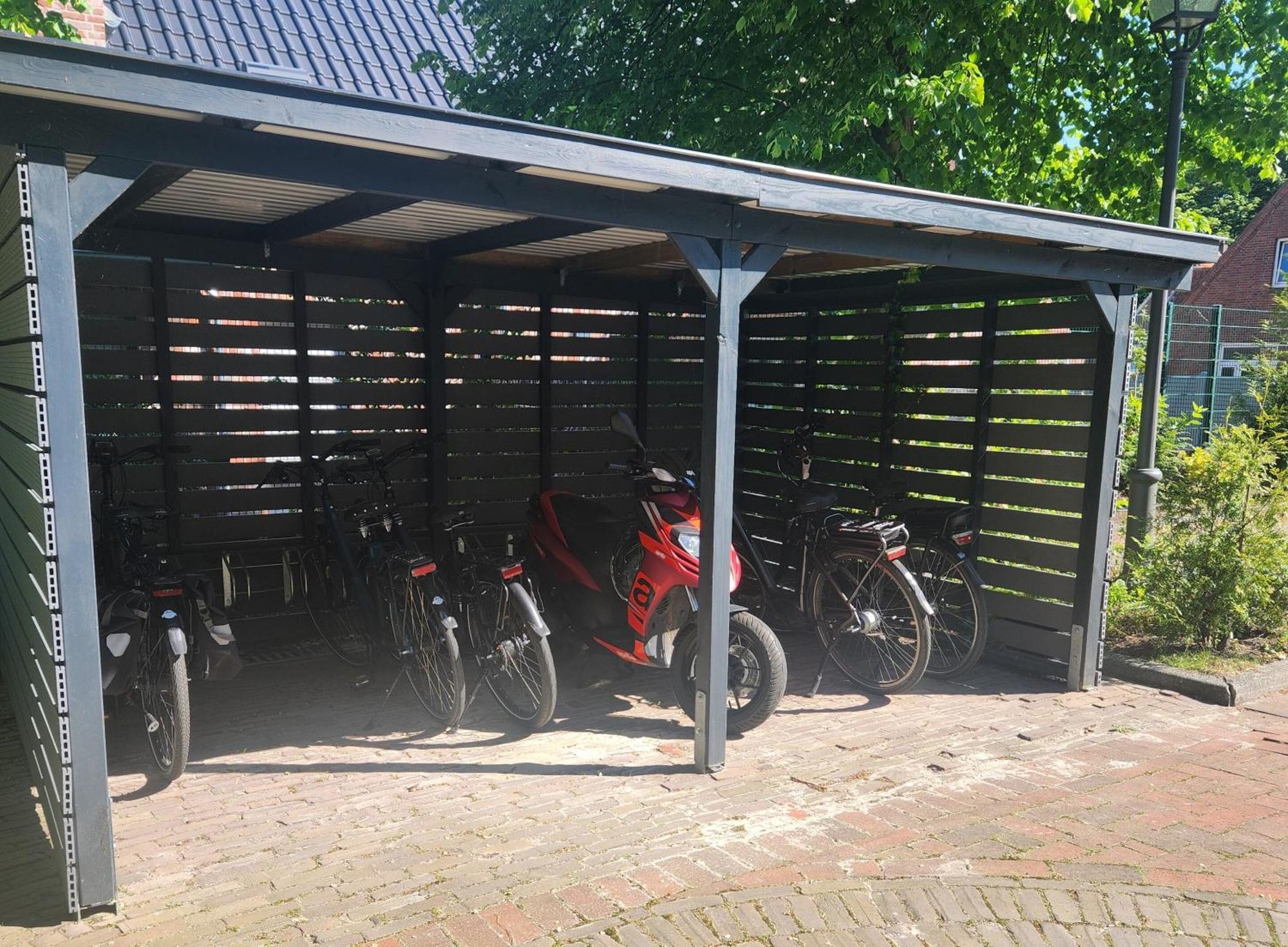 Friesischer Hof, Ferienwohnungen Mit Indoor Spielplatz, Kostenfreien Parkplatz Und W-Lan Hage Bagian luar foto